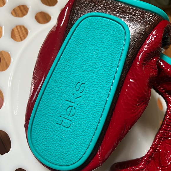 Tieks by Gavrieli Ruby Red Patent Leather Flats size 9 - Picture 9 of 16